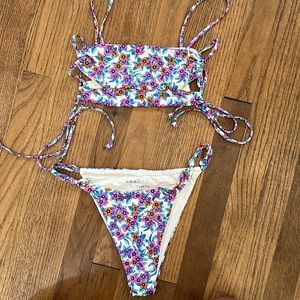 Frankie’s Bikini Floral Top